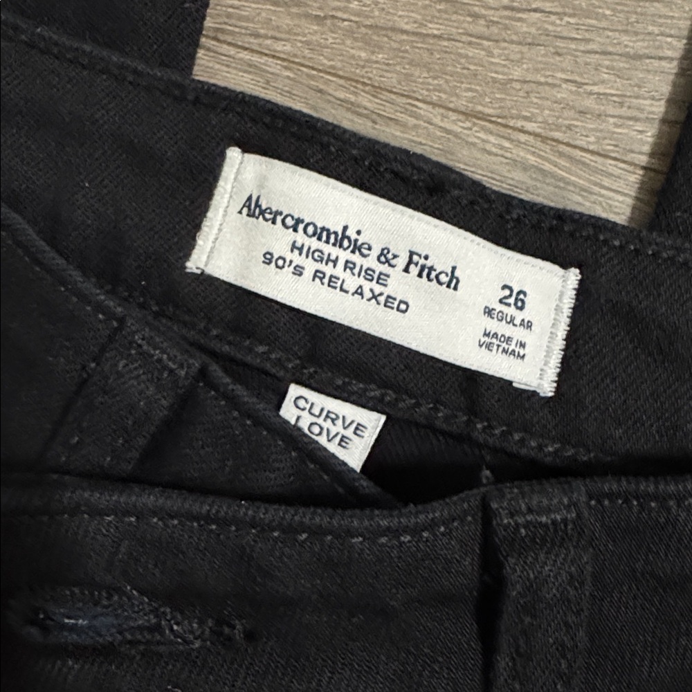 Abercrombie & Fitch Curve Love High-Rise 90s Relaxed Black Jeans - Picture 5 of 6